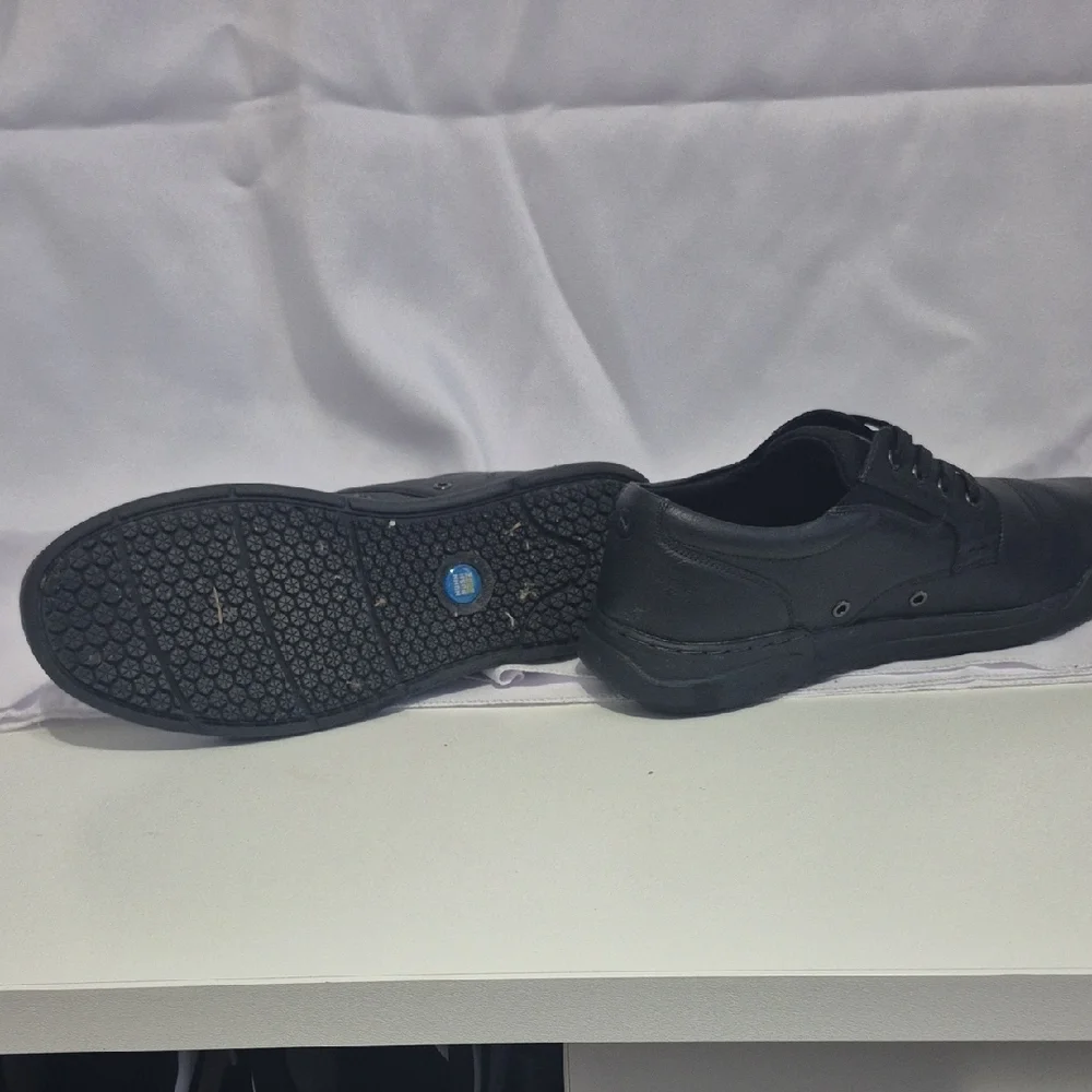 Nunn Bush Black Leather Oxfords - Picture 4 of 4